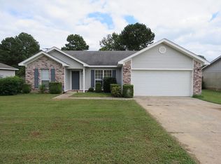 1218 Privett Park Dr, Lonoke, AR 72086