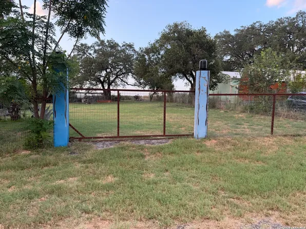ROYAL Oaks LOT 25, Poteet, TX 78069