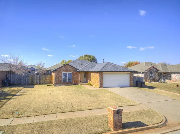 1913 New Haven Ct, Moore, OK 73160