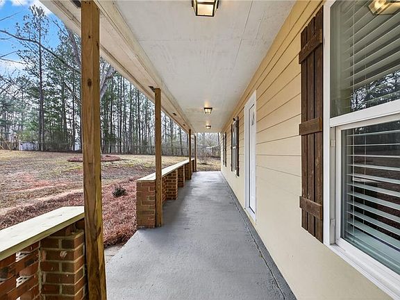 3rd image of 256 Astin Creek Rd