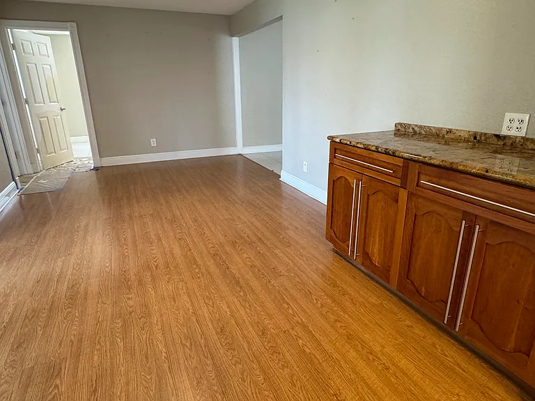 2180 NW 93rd Ave — Photo 6