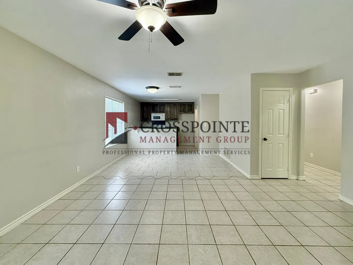 N Palace Ave 2215 Duplex — Photo 4