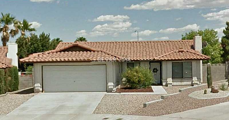 1st image of 330 Clover Glen Ct