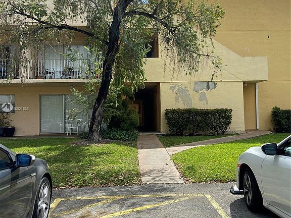 5th image of 9373 Fontainebleau Blvd APT K220
