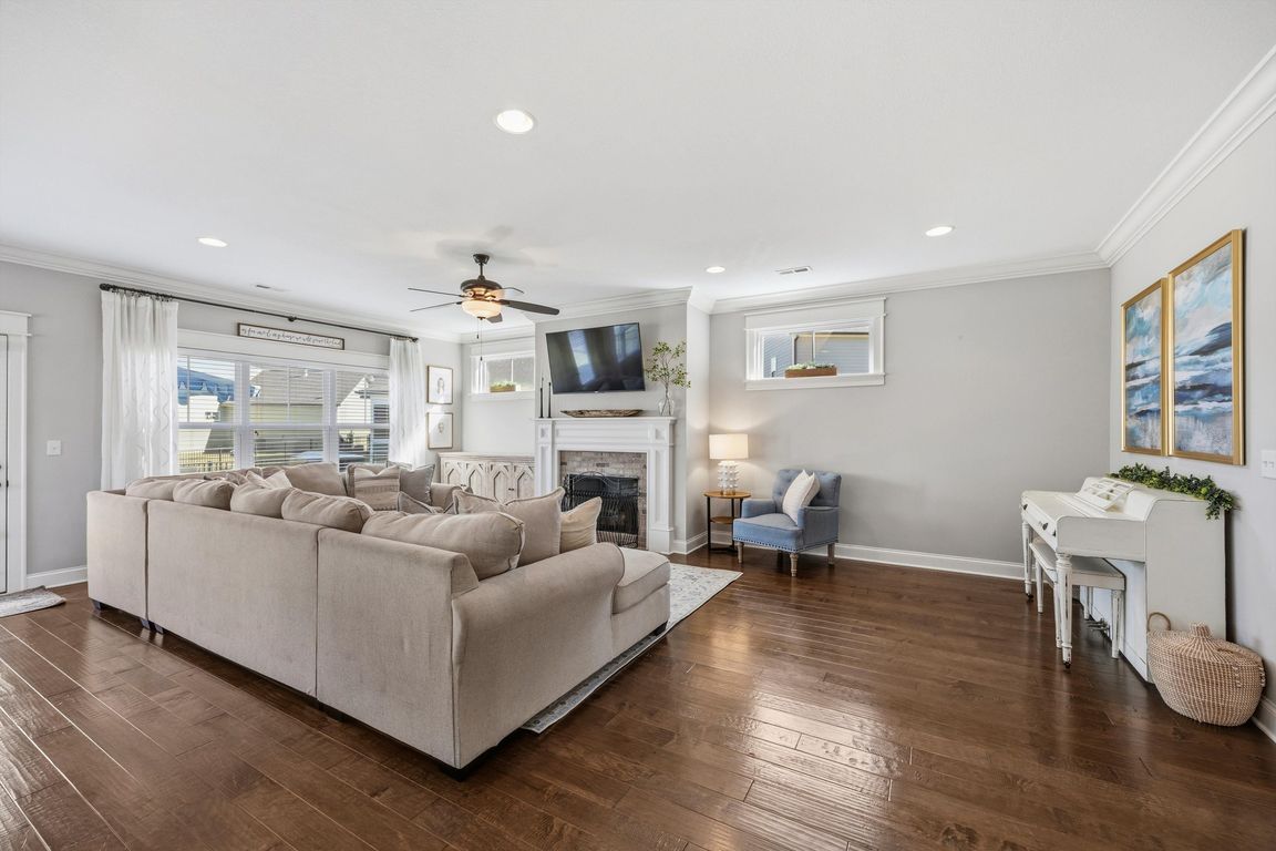 next background image