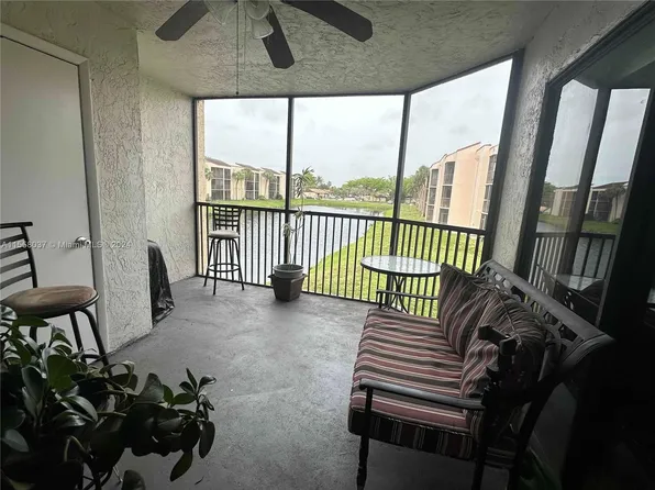 3252 Foxcroft Road #211, Miramar, FL 33025