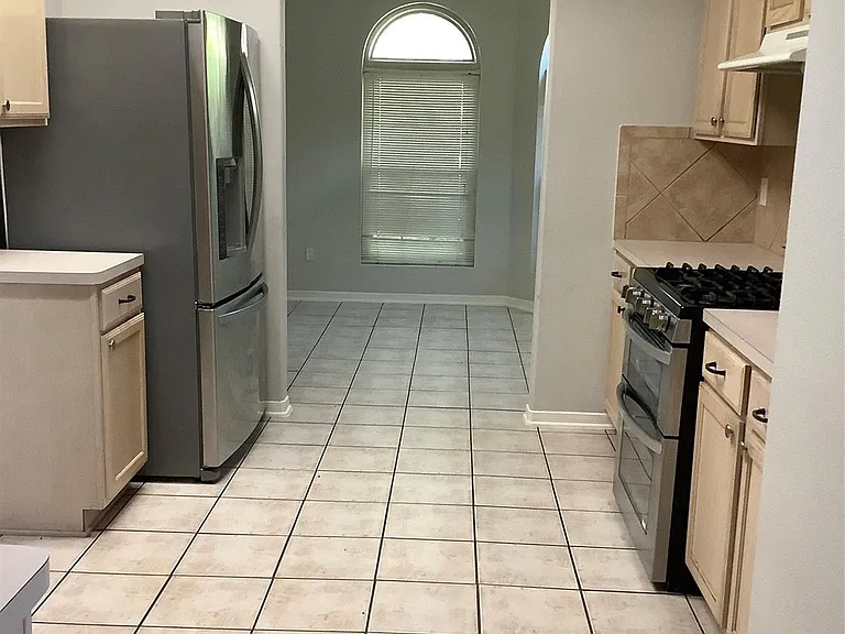 18215 Major Glen Cir — Photo 4
