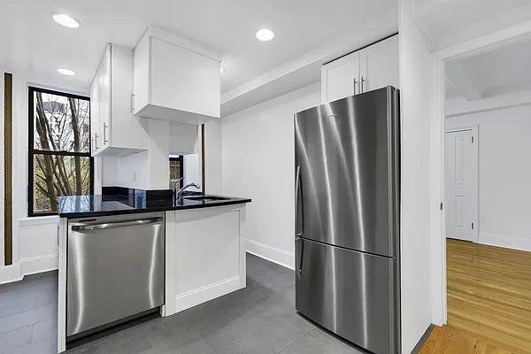 Rented by Cooper & Cooper Real Estate | media 8