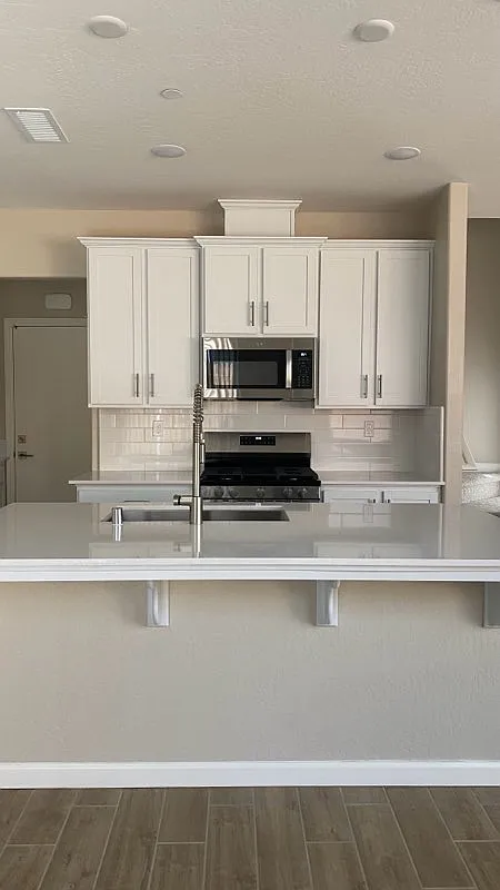 3 bed, 2.5 bath, 1412 sqft, $2,600 — Photo 1