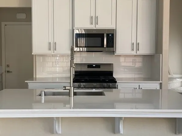 1111 Elevations Way W, Madera, CA 93636