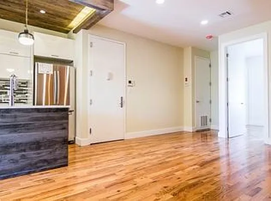 Rented by City View Living | media 23