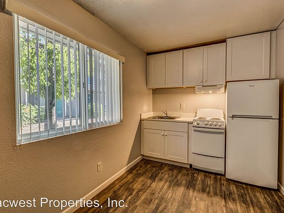 3rd image of 8477 E Broadway Blvd #5710581