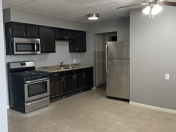 2nd image of 1018 1/2 7th Ave #3