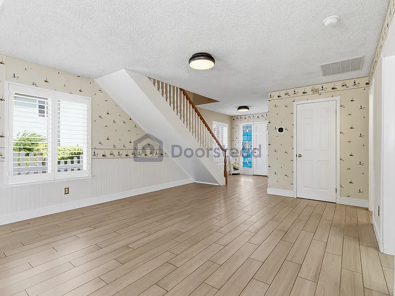 145 Shoreline Dr — Photo 9