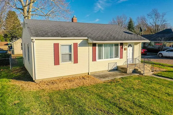 3643 S Race St — Photo 17