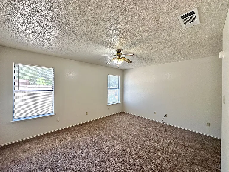 912 Tanner Rd — Photo 16