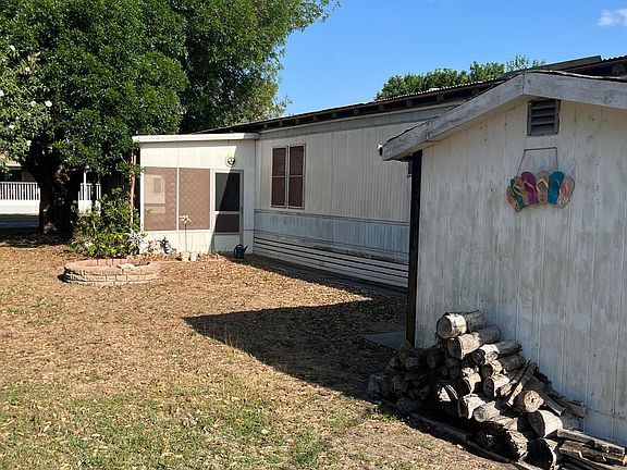 5th image of 25800 Maple Dr