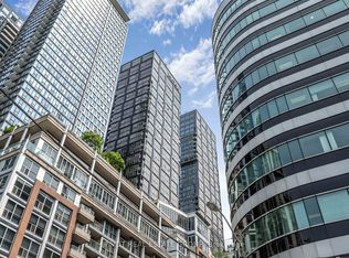 35 Mercer St #519, Toronto, ON M5V 0V1