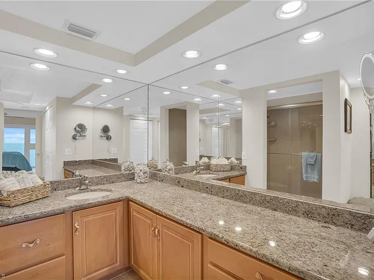 25900 Hickory Blvd #803 — Photo 34