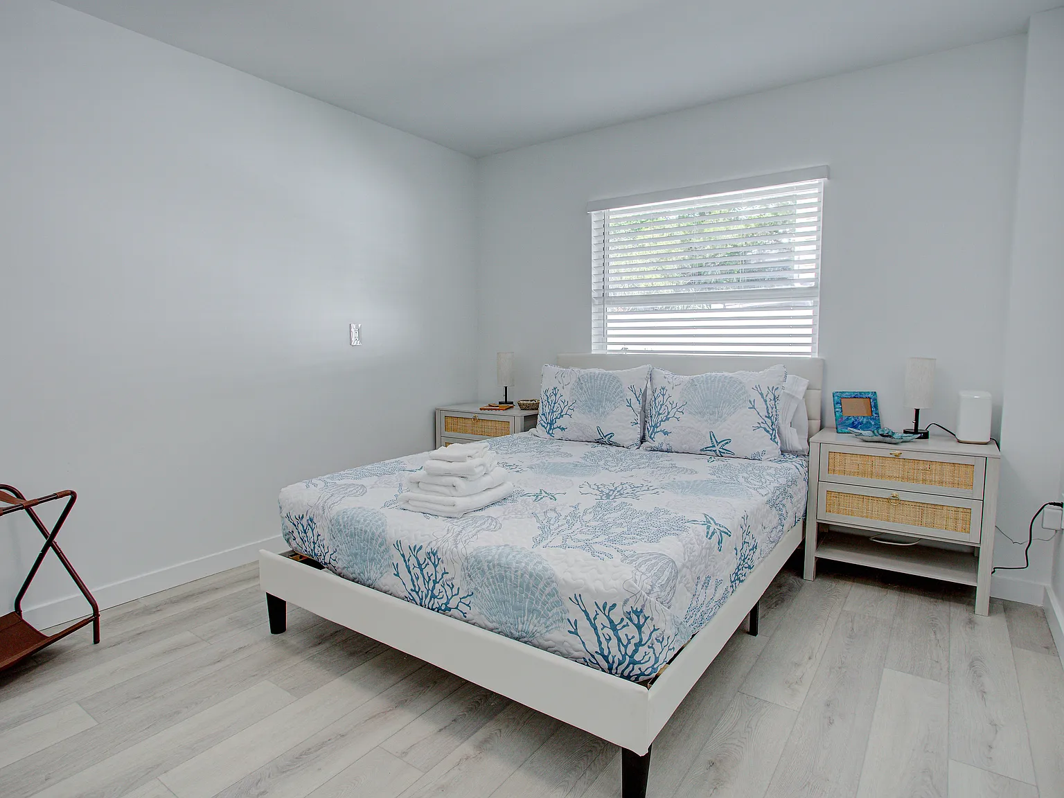 5 bed, 3.5 bath, 2367 sqft, $6,500 — Photo 4