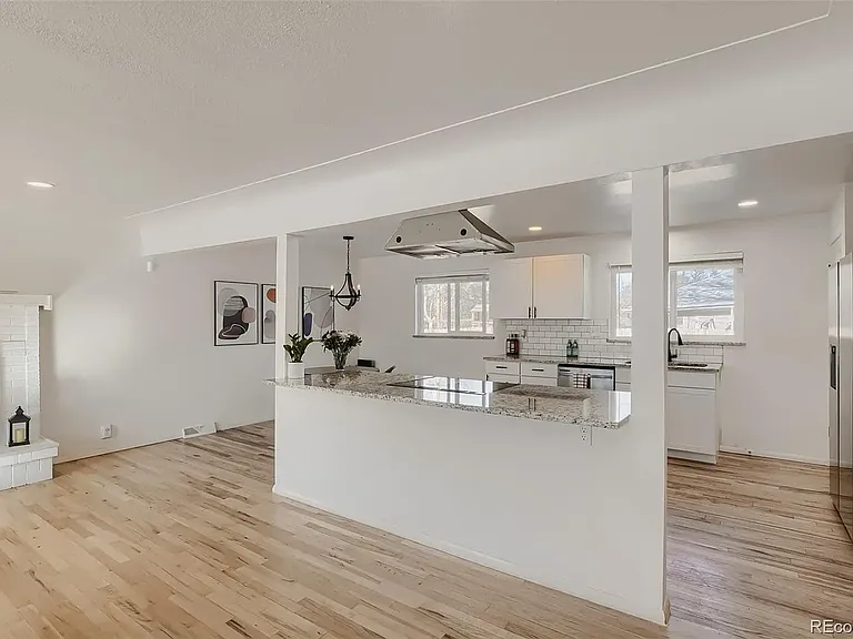 10 Teller St — Photo 4