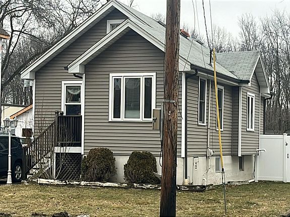 2nd image of 42 Clinton Rd