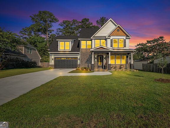 2nd image of 1105 Woodland Dr
