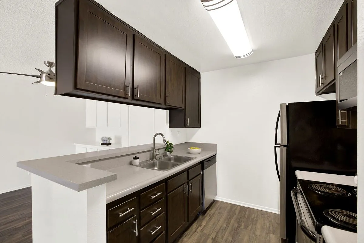 Monterra Ridge Apartments — Photo 4
