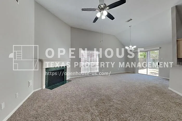 3 bed, 2.0 bath, 1872 sqft, $1,800 — Photo 3