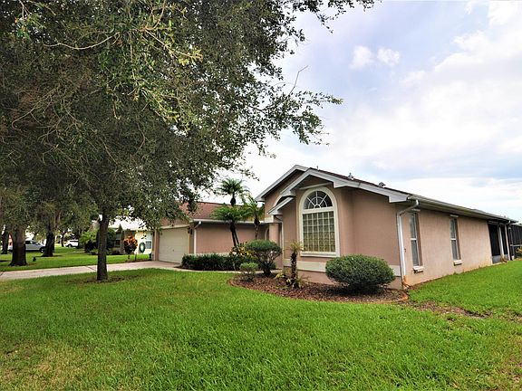 3rd image of 3043 Pineda Crossing Dr