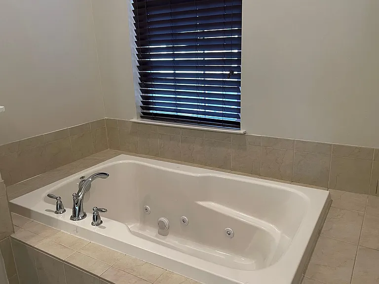 44037 Vaira Ter #290 — Photo 11