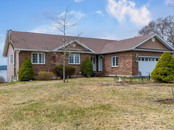 228 Ostrea Lake Rd, Halifax, NS B0J 2L0