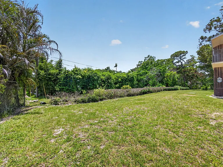 708 SW Gardens Blvd — Photo 34