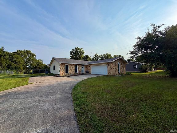 2nd image of 143 Indian Trails Rdg