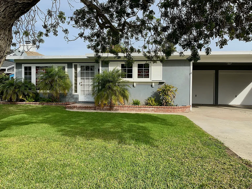 2306 Laurel Pl