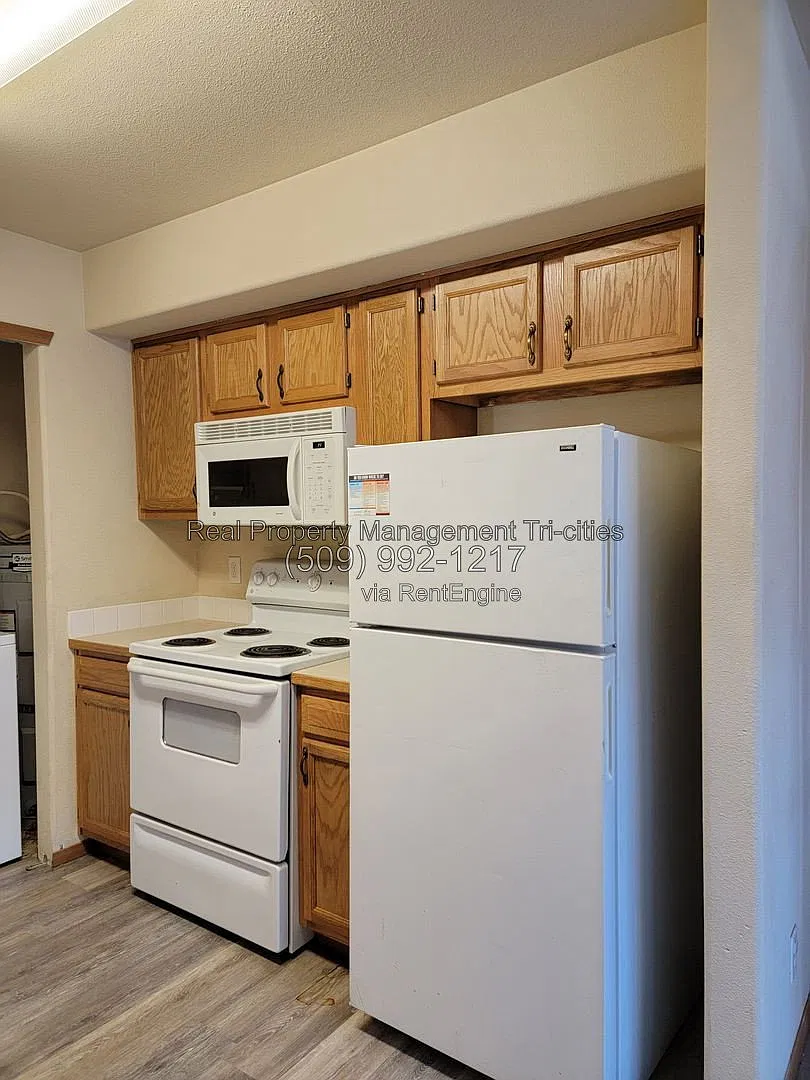 2 bed, 2.0 bath, 968 sqft, $1,395 — Photo 4