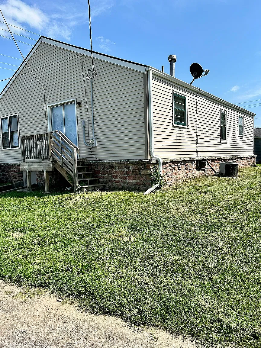 3 bed, 1246 sqft, $1,550 — Photo 3