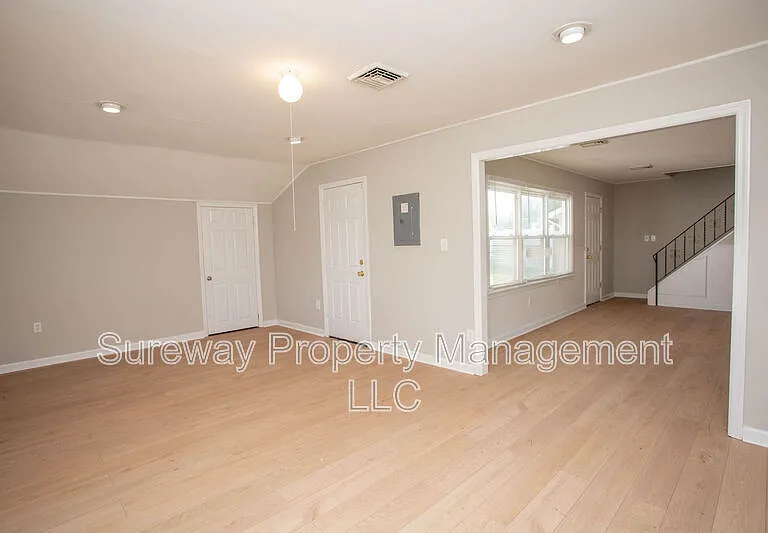 11 Sedgwick Ln — Photo 13