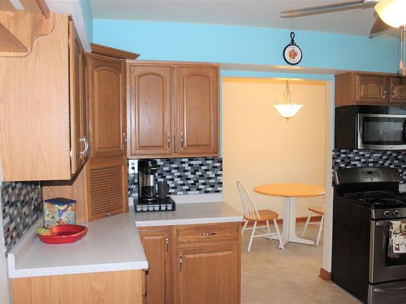 4th image of 1606 Bluebird Ln