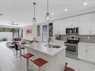 8821 Madrid Cir, Naples, FL 34104