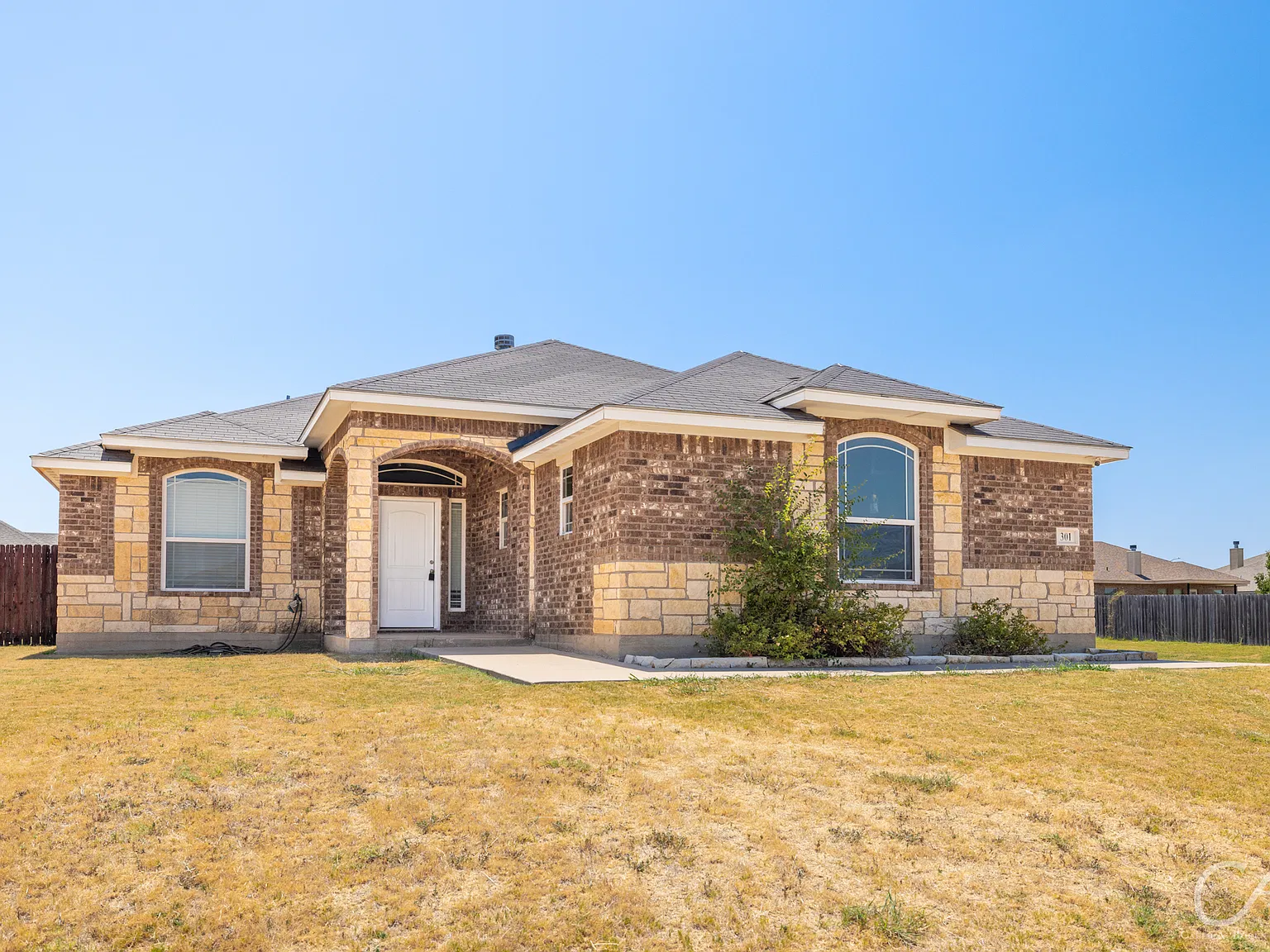 3 bed, 1522 sqft, $2,200 — Photo 1