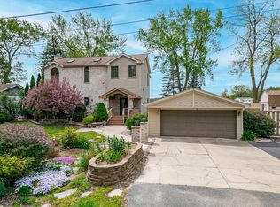 1311 W Northeast Shore Dr, McHenry, IL 60051