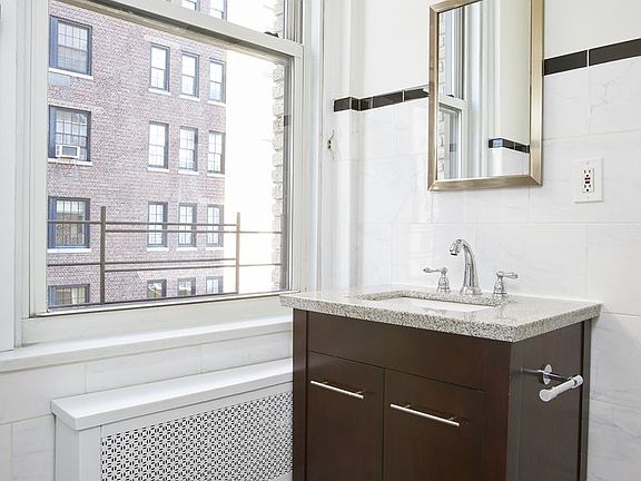 4th image of 1153 Park Ave #6N