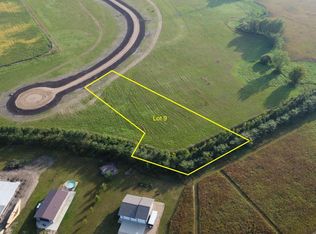 9 Oak Creek Cir, Big Stone City, SD 57216