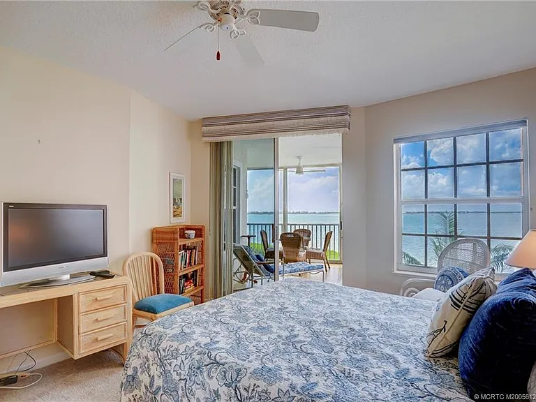 5750 NE Island Cove Way #3203 — Photo 17