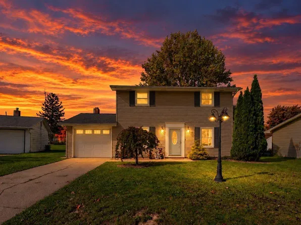 106 Eastwood Ct, Garrett, IN 46738