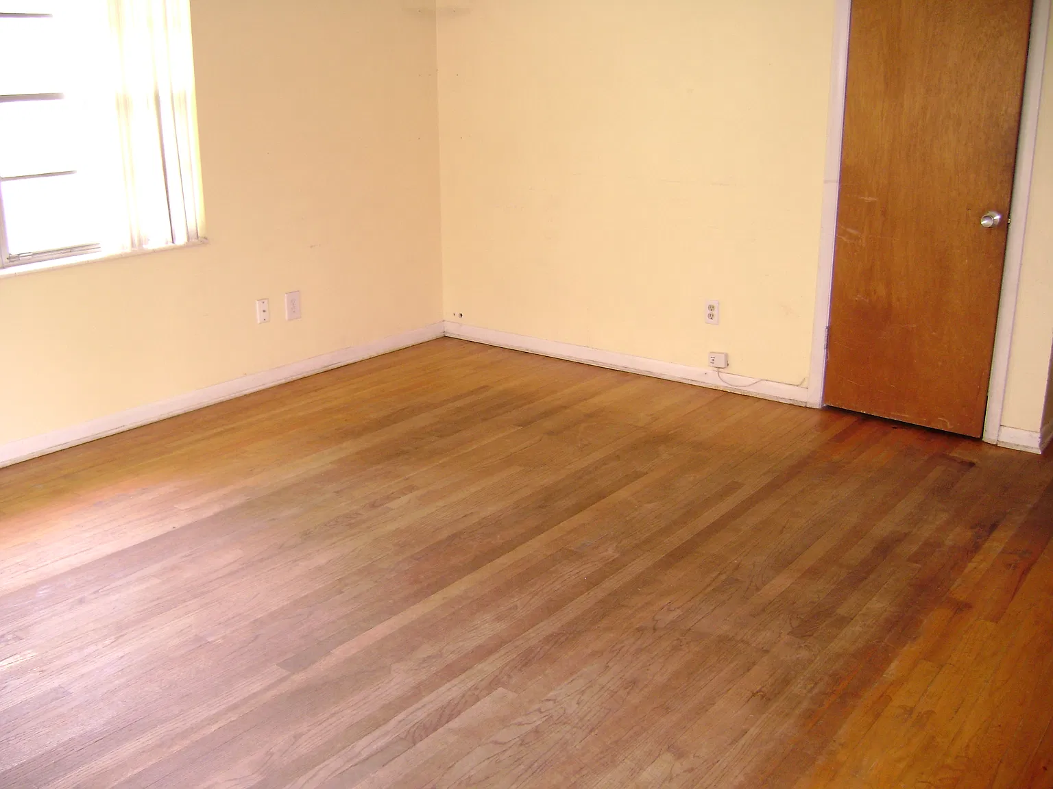 3 bed, 1000 sqft, $1,800 — Photo 2