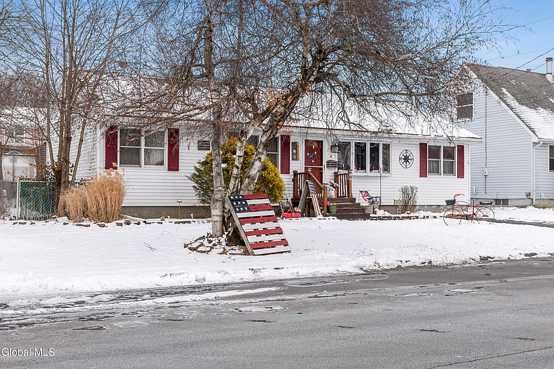 3rd image of 4 O'Neil Street