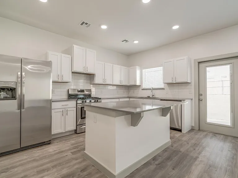 13513 Vinita Dr — Photo 5