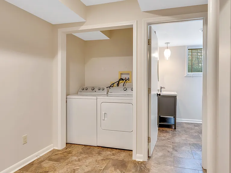 201 S Palisades Dr — Photo 18